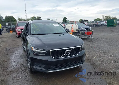 2020 Volvo Xc40 T5 Momentum z USA, uszkodzony, nr VIN YV4162UK0L2196408